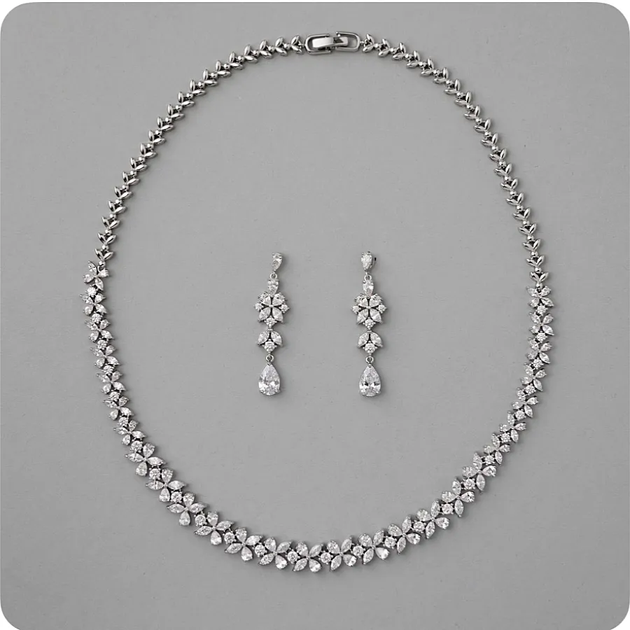 سرویس نقره عروس طرح گل تمام نگین